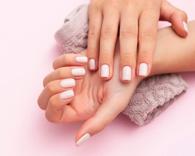 White gel manicure